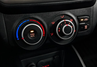 Подержанный автомобиль Kia Rio Hatchback 2012 года (21 фото)