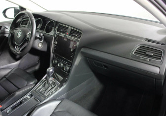 Подержанный автомобиль Volkswagen Golf Wagon 2019 года (6 фото)