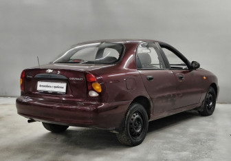 Подержанный автомобиль Chevrolet Lanos 2008 года (5 фото)