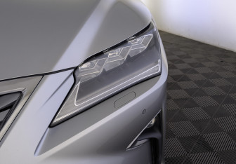 Подержанный автомобиль Lexus RX 2019 года (11 фото)