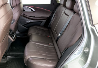 Подержанный автомобиль Exeed TXL 2023 года (12 фото)