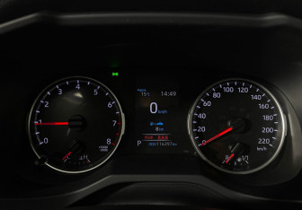 Подержанный автомобиль Toyota RAV4 2020 года (11 фото)