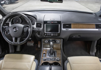 Подержанный автомобиль Volkswagen Touareg 2014 года (12 фото)