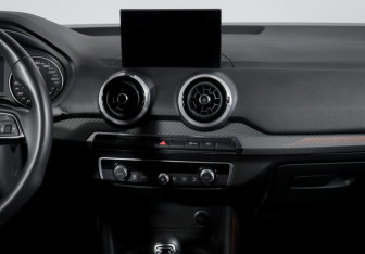 Подержанный автомобиль Audi Q2 2021 года (13 фото)