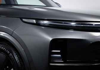 Подержанный автомобиль LiXiang L7 2024 года (16 фото)