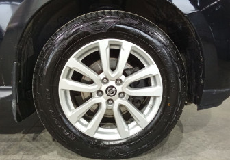 Подержанный автомобиль Nissan Pathfinder 2016 года (17 фото)