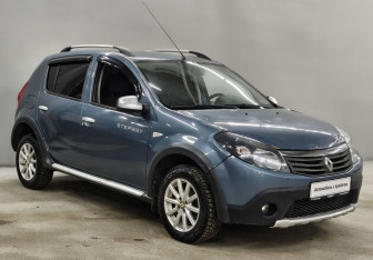 Подержанный автомобиль Renault Sandero 2012 года (3 фото)