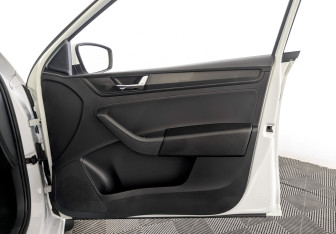 Подержанный автомобиль Skoda Rapid Liftback 2021 года (24 фото)