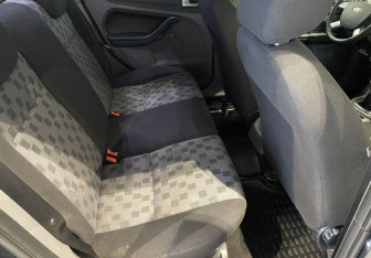 Подержанный автомобиль Ford Focus Sedan 2008 года (11 фото)