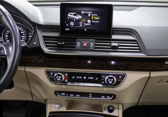 Подержанный автомобиль Audi Q5 2018 года (16 фото)