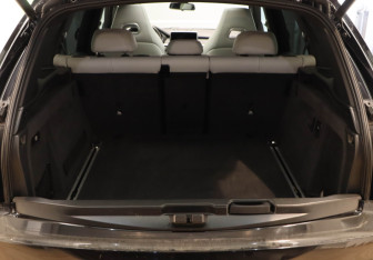 Подержанный автомобиль BMW X5 M 2018 года (24 фото)