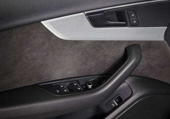Подержанный автомобиль Audi A4 Sedan 2019 года (16 фото)