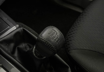 Подержанный автомобиль Mitsubishi Pajero Sport 2014 года (14 фото)