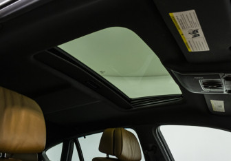 Подержанный автомобиль BMW X6 2012 года (21 фото)