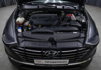 Подержанный автомобиль Hyundai Sonata 2022 года (9 фото)