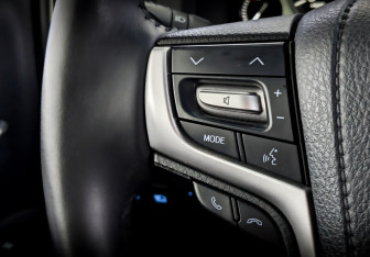 Подержанный автомобиль Toyota Land Cruiser Suv 2016 года (30 фото)