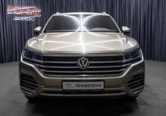 Подержанный автомобиль Volkswagen Touareg 2019 года (2 фото)