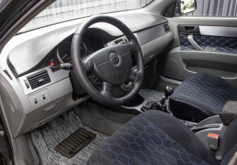 Подержанный автомобиль Chevrolet Lacetti Sedan 2012 года (16 фото)