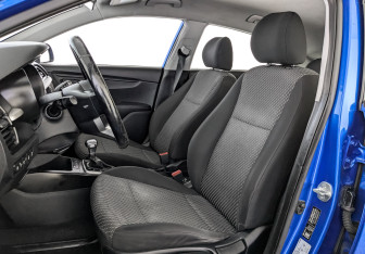 Подержанный автомобиль Kia Rio Hatchback 2019 года (20 фото)