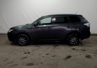 Подержанный автомобиль Mitsubishi Outlander 2014 года (7 фото)