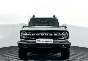 Подержанный автомобиль Ford Bronco 2022 года (2 фото)