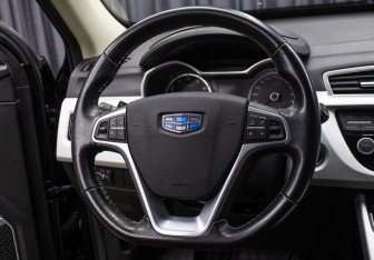 Подержанный автомобиль Geely Atlas 2018 года (17 фото)