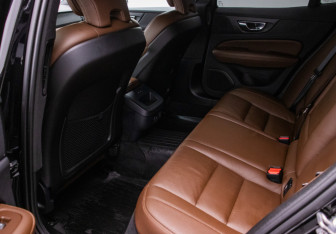 Подержанный автомобиль Volvo S60 2020 года (11 фото)