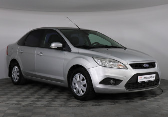 Подержанный автомобиль Ford Focus Sedan 2011 года (2 фото)