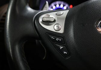 Подержанный автомобиль Infiniti FX 2012 года (20 фото)