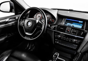 Подержанный автомобиль BMW X4 2015 года (9 фото)