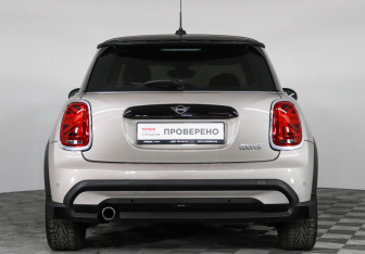 Подержанный автомобиль MINI Hatch 2021 года (6 фото)