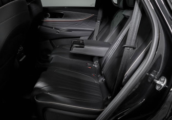 Подержанный автомобиль Jaecoo J8 2024 года (10 фото)