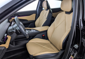 Подержанный автомобиль Changan UNI-V 2022 года (20 фото)