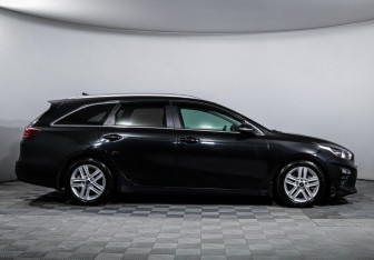 Подержанный автомобиль Kia Ceed Wagon 2019 года (4 фото)