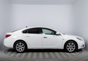 Подержанный автомобиль Opel Insignia Liftback 2011 года (4 фото)