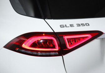 Подержанный автомобиль Mercedes-Benz GLE 2021 года (25 фото)