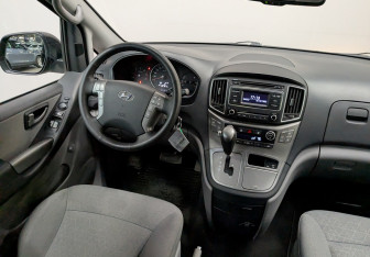 Подержанный автомобиль Hyundai H-1 2021 года (27 фото)