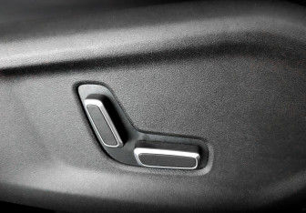 Подержанный автомобиль Geely Monjaro 2024 года (25 фото)