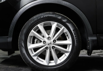 Подержанный автомобиль Nissan Qashqai 2017 года (8 фото)