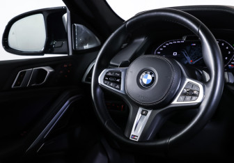 Подержанный автомобиль BMW X6 2021 года (13 фото)