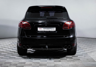 Подержанный автомобиль Porsche Cayenne 2013 года (6 фото)