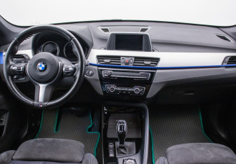 Подержанный автомобиль BMW X1 2018 года (13 фото)