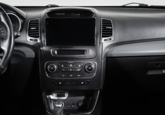 Подержанный автомобиль Kia Sorento 2012 года (12 фото)