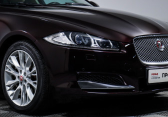 Подержанный автомобиль Jaguar XF Sedan 2014 года (16 фото)