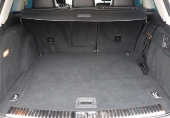 Подержанный автомобиль Volkswagen Touareg 2013 года (24 фото)