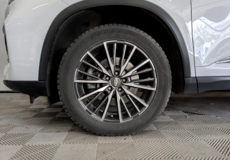 Подержанный автомобиль Chery Tiggo 8 Pro Max 2022 года (18 фото)