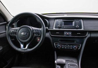 Подержанный автомобиль Kia Optima Sedan 2016 года (13 фото)
