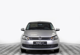 Подержанный автомобиль Volkswagen Polo Sedan 2012 года (2 фото)