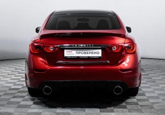 Подержанный автомобиль Infiniti Q50 2015 года (6 фото)