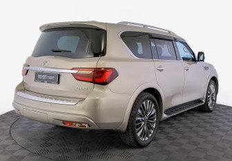 Подержанный автомобиль Infiniti QX80 2019 года (5 фото)